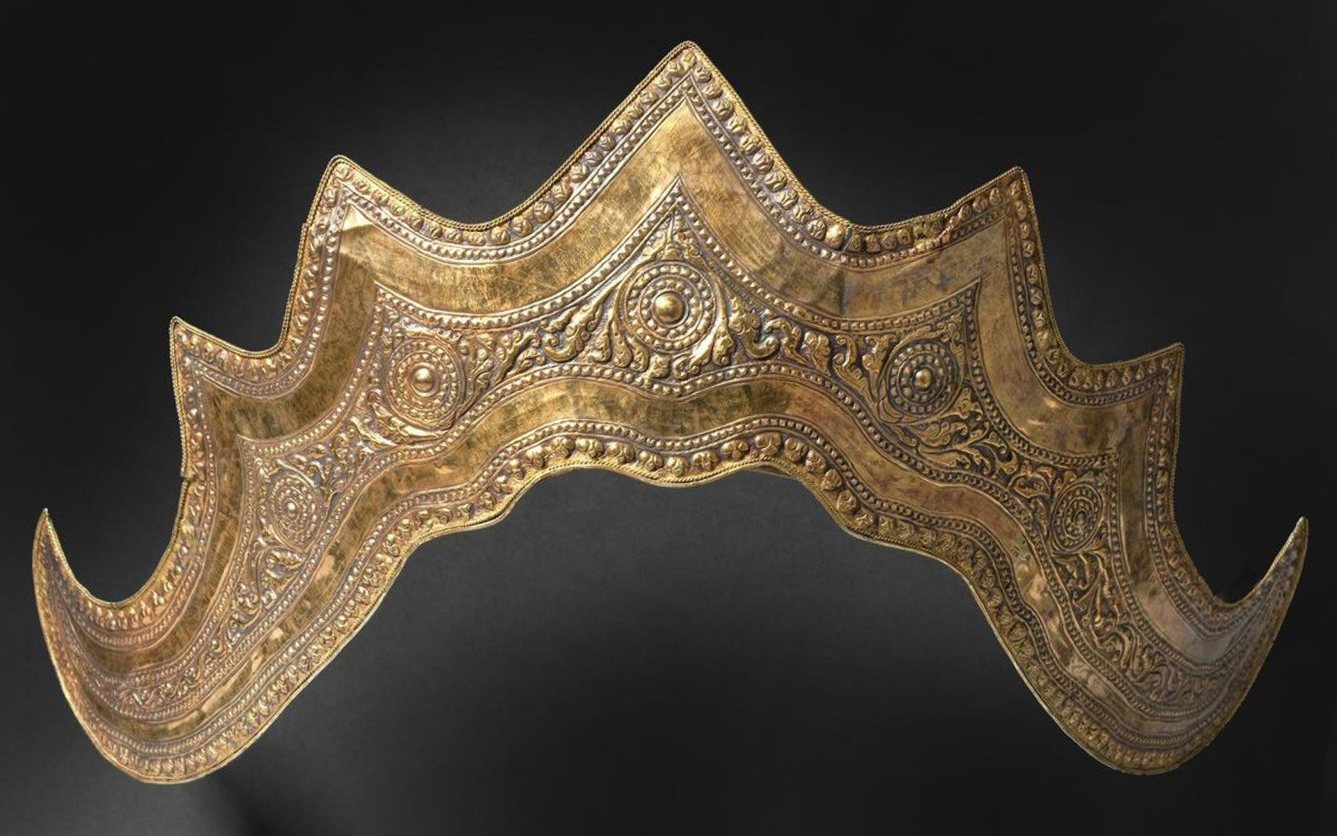Headdress, approx. 1800-1900. Indonesia; Lampung province, Sumatra island. Gold. Asian Art Museum, Gift of the James and Elaine Connell Collection, 2012.22. Photograph © Asian Art Museum of San Francisco.